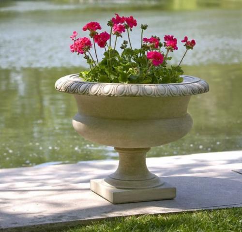 Как выбрать растения, подходящие для каменной клумбы. Виды и характеристики каменных цветочниц