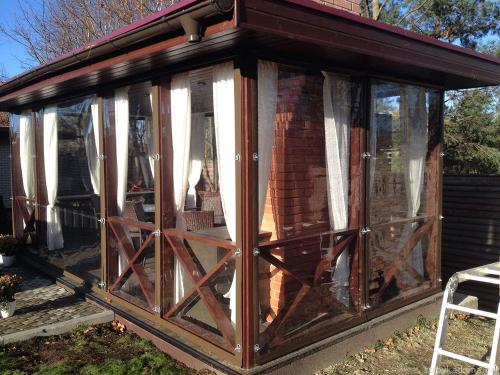 Как закрепить шторы на террасе от ветра. Тканевые шторы для беседки