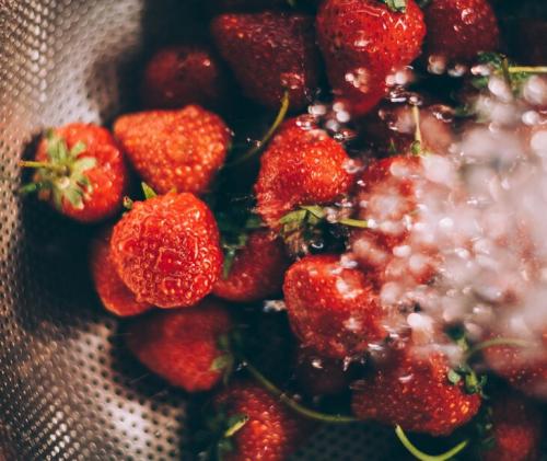 Каким мылом мыть овощи и фрукты. Как правильно мыть?