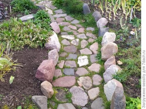 Можно ли использовать большие камни для создания садовых дорожек. Дорожки из камня на даче