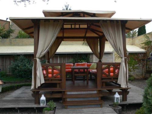 Шторы для открытой террасы. Особенности и назначение