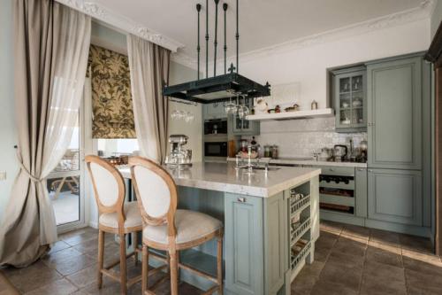 Как выбрать римские шторы на кухню? Плюсы римских штор для кухни 07 Как выбрать римские шторы на кухню? Плюсы римских штор для кухни 07