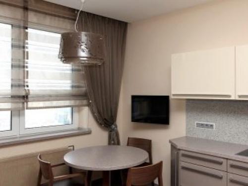 Как выбрать римские шторы на кухню? Плюсы римских штор для кухни 18 Как выбрать римские шторы на кухню? Плюсы римских штор для кухни 18