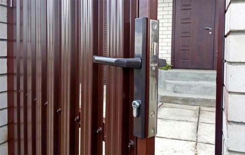 Как выбрать приварной замок на калитку: советы и рекомендации 01