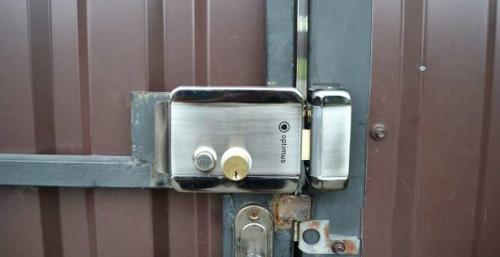 В чем разница между электрическими и механическими замками для распашных ворот. Типы электрозамков и принципы их работы