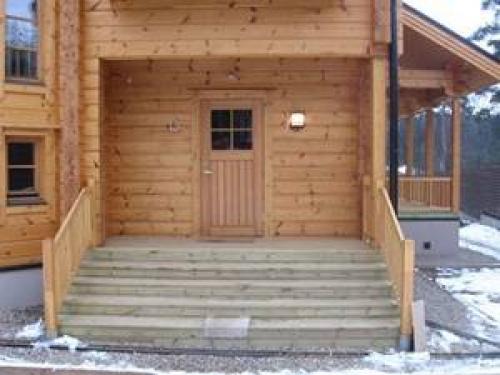 Закрытое крыльцо деревянного дома. Из чего построить крыльцо