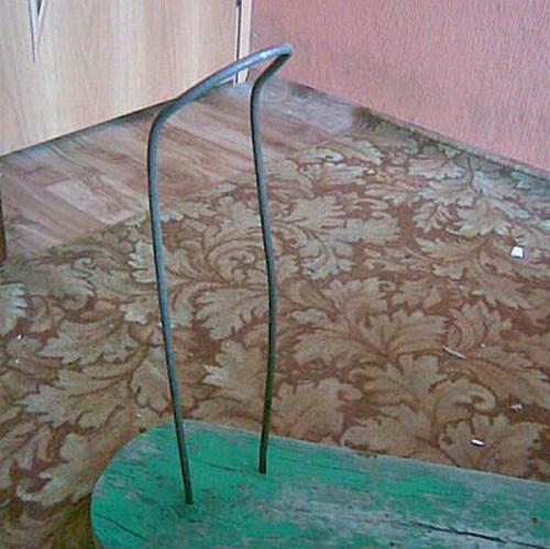 Поделки для дачи аист. Скульптура из пластиковых бутылок и фанеры 08