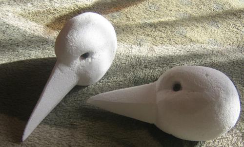 Поделки для дачи аист. Скульптура из пластиковых бутылок и фанеры 05