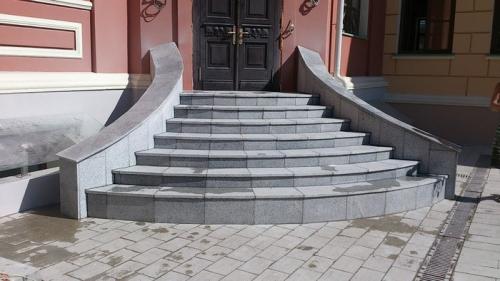 Из чего сделать крыльцо в частном доме. Виды крыльца для частного дома. Большая подборка вариантов с описанием. 36 фото