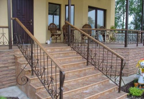 Крыльцо к дому своими руками: поэтапная пристройка крыльца к дому. Крыльцо из дерева, металла, бетона, кирпича или камня. Дизайн и оригинальные идеи + 80 фото!