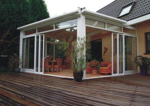 Застекленная веранда к дому. Остекление террасы – летний дом на лоне природы 01