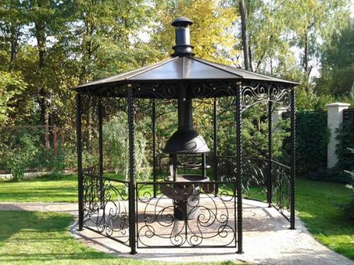 Какие современные тенденции в дизайне беседок с коваными элементами самые популярные. Кованые беседки — 150 фото эксклюзивного дизайна. Смотрите обзор лучших кованых беседок для дачи