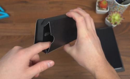 Что входит в комплект поставки, и есть ли дополнительные аксессуары. Чем отличается комплектация смартфонов разных производителей