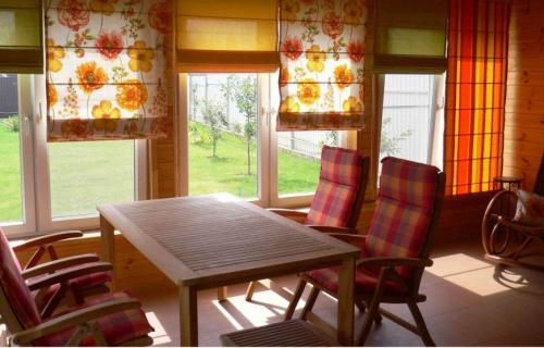 Брезентовые шторы для беседки. Рулонные варианты