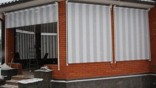 Брезентовые шторы для беседки. Рулонные варианты