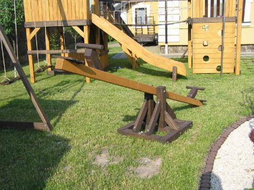 Подвесные детские качели своими руками. Детские качели своими руками: 80 фото лучших вариантов простых и качественных качелей