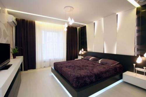 Нестандартные двуспальные кровати в интерьере спальни. Габариты и форма кровати 13