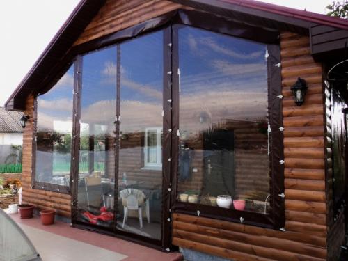 Какие преимущества имеют прозрачные шторы из ПВХ для беседок. Особенности ПВХ уличных окон