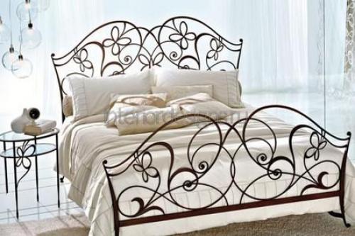 Все о кованых кроватях в интерьере. Популярные модели 15 Все о кованых кроватях в интерьере. Популярные модели 15