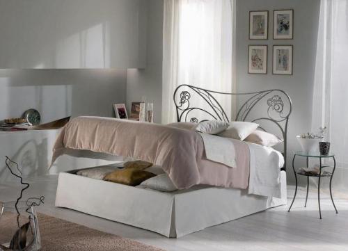 Все о кованых кроватях в интерьере. Популярные модели