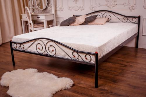 Кованая кровать. Варианты кованых узоров