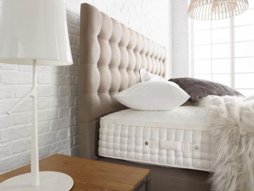 Кровать с мягким изголовьем в интерьере. Кровать с мягким изголовьем – 140 фото самых интересных дизайнерских моделей 2022 года