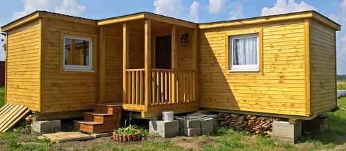 Дачный домик из бытовки своими руками. Как построить строительную бытовку своими руками?