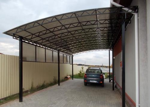 Навес во дворе дома. Навесы из поликарбоната во дворе частного дома: фото популярных конструкций