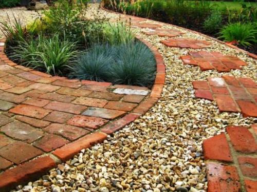 Клумбы из кирпича - красивое решение. Клумбы из кирпича – инструкция, как построить клумбу и обзор их разновидностей (120 фото + видео)