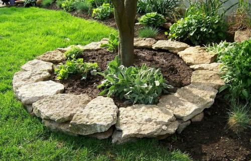 Чем можно обложить клумбу. Бордюр из натурального камня