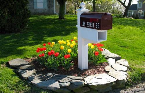 Чем можно обложить клумбу. Бордюр из натурального камня