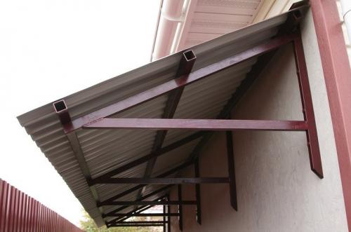 Как установить козырек над дверью. Обустройство козырька над дверью своими руками