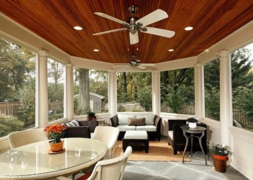 Остекленная веранда и терраса к дому. Особенности и преимущества 08