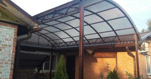 Навес из металла и поликарбоната своими руками. Строим навес из поликарбоната своими руками — плюсы и минусы поликарбоната, типы навесов, мастер-класс по изготовлению и установке своими руками