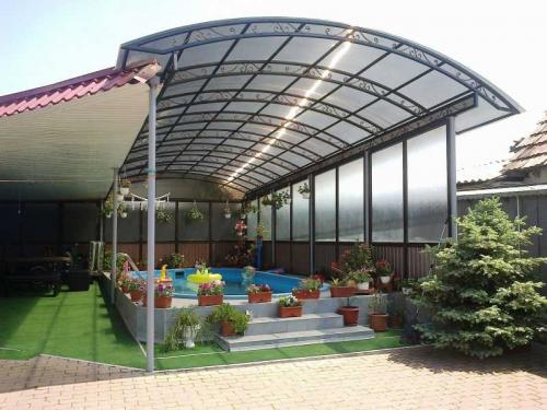 Навес из поликарбоната своими руками. Навес из поликарбоната — поэтапный мастер-класс для изготовления своими руками, преимущества навеса, особенности конструкции