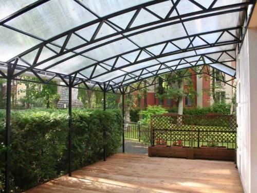 Навес из поликарбоната своими руками. Навес из поликарбоната — поэтапный мастер-класс для изготовления своими руками, преимущества навеса, особенности конструкции