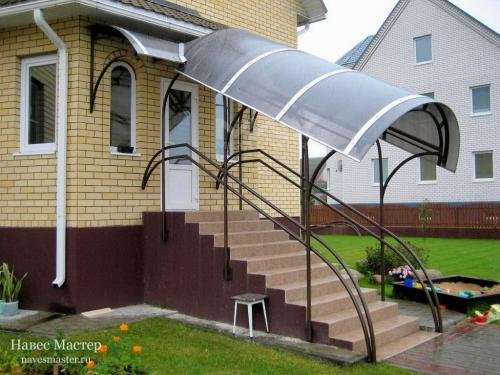 Двускатная крыша с разными скатами. Для чего делают разные скаты 06