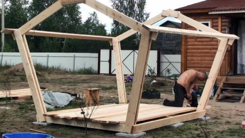 Простые беседки для дачи своими руками. Процесс изготовления беседки