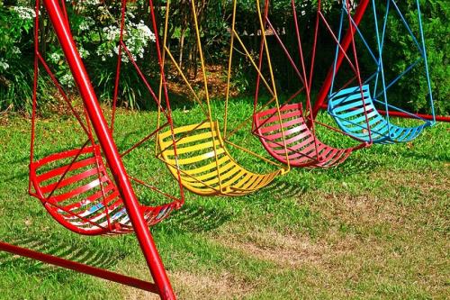 Качели своими руками из профильной трубы. Изготовление качелей из профильной и полипропиленовой трубы