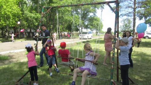 Изготавливаем детские качели по ГОСТу. Почему 90% детских качелей опасны Или как сделать правильный снаряд ребенку 01