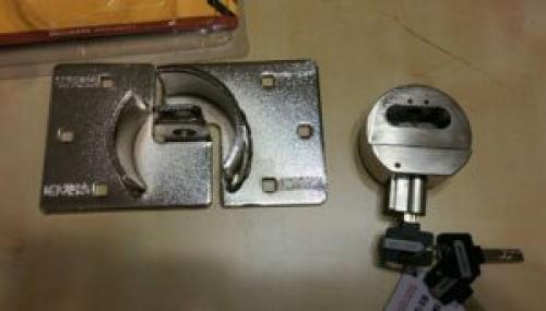 Замки для калитки из профнастила. Навесные замки