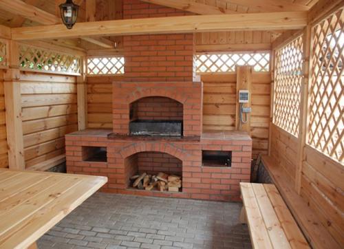 Кованые беседки для дачи с мангалом. Особенности беседки с мангалом