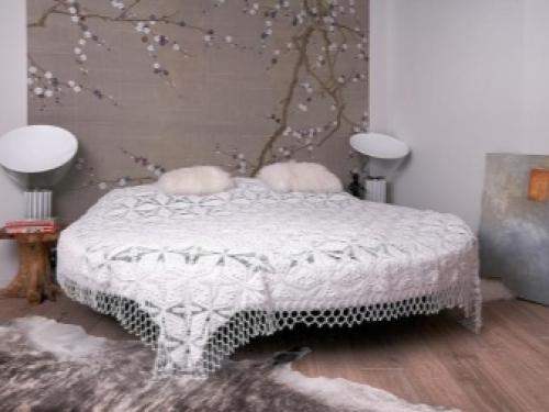 Кровать с мягким изголовьем в интерьере спальни. Модели 05 Кровать с мягким изголовьем в интерьере спальни. Модели 05