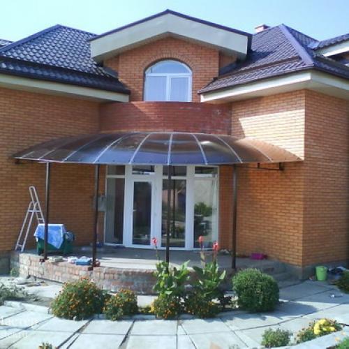 Как прикрепить навес к стене дома. Самый простой навес у дома. 26