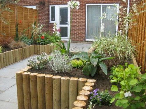 Декор для клумбы из дерева. Ограждение для клумб и грядок из дерева – красота с природным началом (более 70 фото)