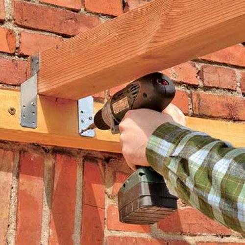 Как прикрепить навес к стене дома. Самый простой навес у дома. 20