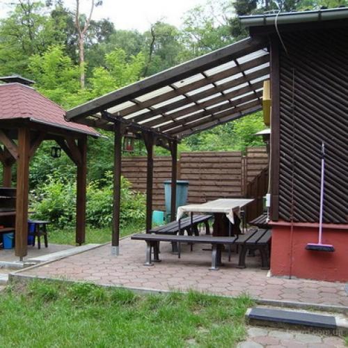 Как прикрепить навес к стене дома. Самый простой навес у дома. 24