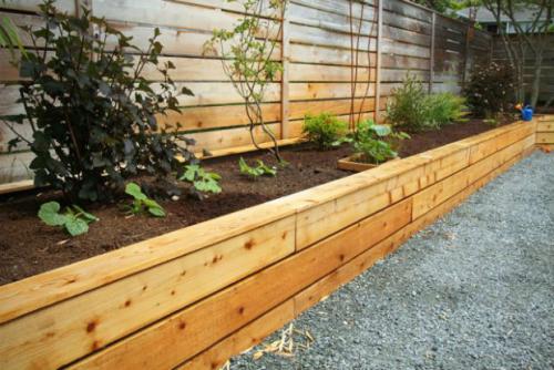 Декор для клумбы из дерева. Ограждение для клумб и грядок из дерева – красота с природным началом (более 70 фото)