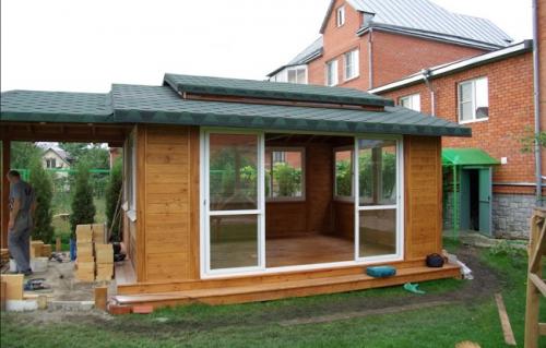 Какие преимущества имеют Раздвижные шторы ПВХ для беседок. Раздвижные из алюминия