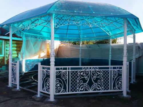Беседки кованые с крышей. Кованые беседки для дачи: элитные, дорогие и уникальные, простые и красивые, оригинальные. Пример строительства беседки своими руками. 80 фото лучших вариантов беседок на даче